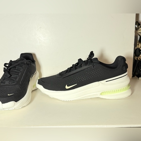 Nike Air Zoom Upturn SC mens LACED SHOES Size 11.5 main image 10